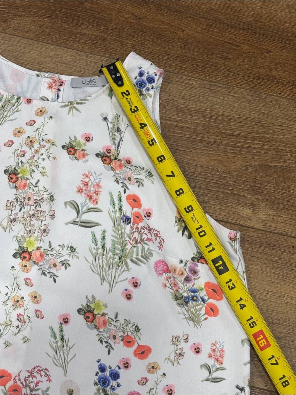 DALIA  Woman’s White Floral Sleeveless Camisole Top. Size XL - Picture 7 of 9